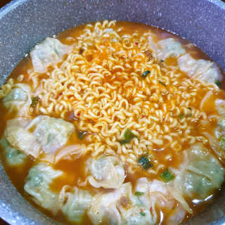 라면 그대로가 제일 맛있는 더엄마라면 — 5점을 준 리뷰어가 2019년 7월 올린 사용 사진