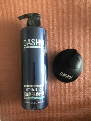 다슈코리아 다슈 단백질 한방 두피 골드 샴푸 500ml +샴푸브러쉬 — 5점을 준 리뷰어가 2019년 3월 올린 사용 사진