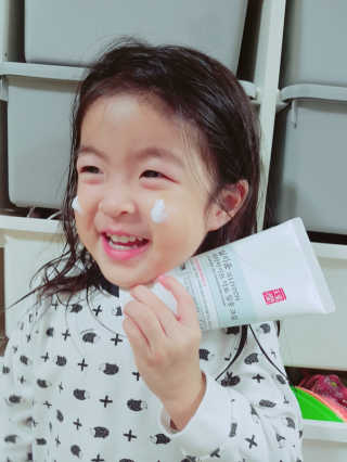 일리윤 세라마이드 아토 집중 크림 — 5점을 준 리뷰어가 2017년 9월 올린 사용 사진