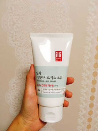 일리윤 세라마이드 아토 집중 크림 — 5점을 준 리뷰어가 2017년 6월 올린 사용 사진