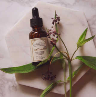 [스킨큐어] 산다화 비타민C 화이트닝 에센스 30ml — 4.83점을 준 리뷰어가 2019년 7월 올린 사용 사진
