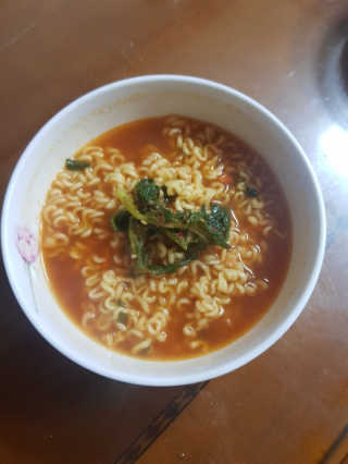 라면 그대로가 제일 맛있는 더엄마라면 — 5점을 준 리뷰어가 2019년 7월 올린 사용 사진