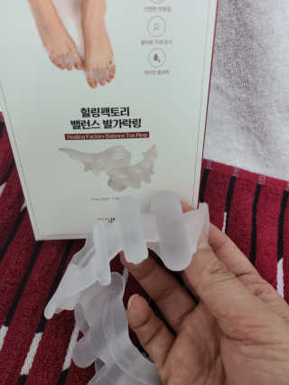 힐링팩토리 밸런스 발가락링 발가락교정기 A1 — 4점을 준 리뷰어가 2020년 3월 올린 사용 사진