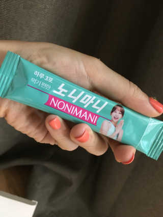 정찬우 꽐라만시 [띵보몰]건강환 습관 노니마니 스틱 1Box — 5점을 준 리뷰어가 2019년 7월 올린 사용 사진