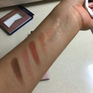 터치인솔 섀도우 팔레트와 젤아이라이너 펄덕후 세트 — 4점을 준 리뷰어가 2018년 8월 올린 사용 사진