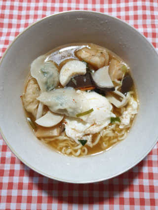 라면 그대로가 제일 맛있는 더엄마라면 — 5점을 준 리뷰어가 2019년 7월 올린 사용 사진