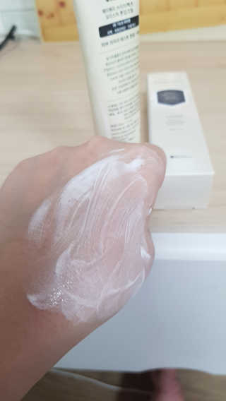 메이메리 쓰리이펙츠 모이스처 톤업크림 50ml — 4점을 준 리뷰어가 2019년 12월 올린 사용 사진