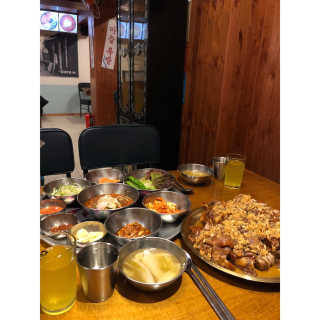 [동네맛집족발] 4개 족발 중 택1 — 4.5점을 준 리뷰어가 2020년 1월 올린 사용 사진