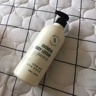 (주)에네스티 내추럴 촉촉  오트밀 바디로션 500ml — 5점을 준 리뷰어가 2019년 8월 올린 사용 사진