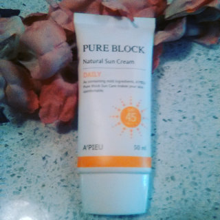 어퓨 PURE BLOCK NATURAL DAILY SUN CREAM — 5점을 준 리뷰어가 2016년 8월 올린 사용 사진