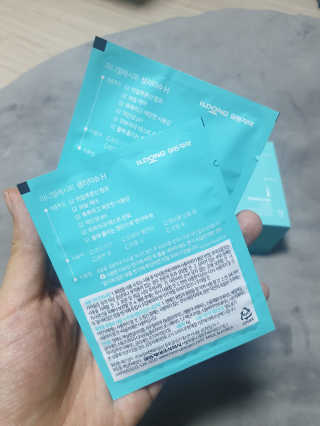 미니멀레시피 생리티슈H 12매 2EA — 5점을 준 리뷰어가 2020년 3월 올린 사용 사진
