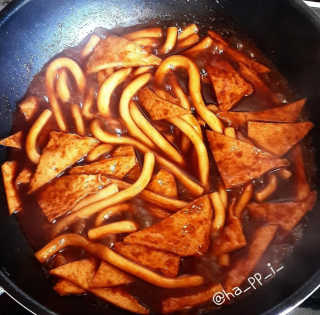 잠실맛집,홍코너떡볶이가우리집에[옛날맛,짜장맛옵션] — 5점을 준 리뷰어가 2019년 11월 올린 사용 사진