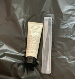 the naked object 디블랙팩치약 디블랙칫솔 세트 — 5점을 준 리뷰어가 2019년 6월 올린 사용 사진