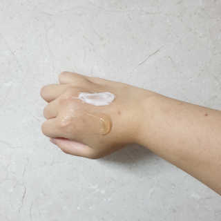 토니모리 프롬 강화 맑은 약쑥 두 겹 진정 크림 — 5점을 준 리뷰어가 2019년 9월 올린 사용 사진