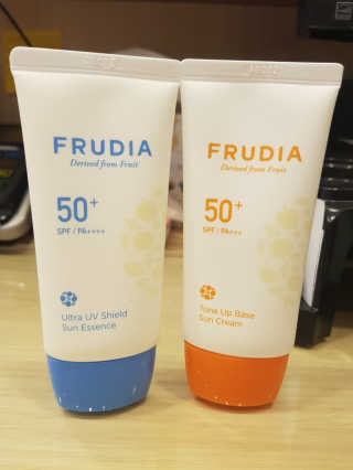 [후르디아] 혼합자차 선 에센스+톤업 선크림 2종 — 5점을 준 리뷰어가 2019년 5월 올린 사용 사진