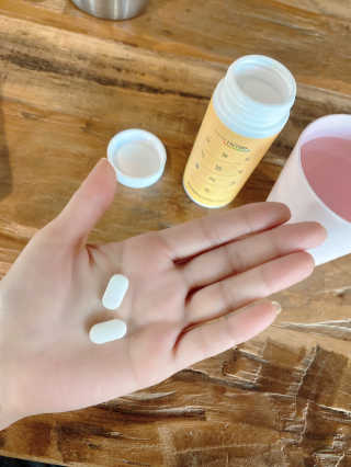 힐링팩토리 오늘도 가볍게 저분자 피쉬 콜라겐 정 — 5점을 준 리뷰어가 2020년 2월 올린 사용 사진