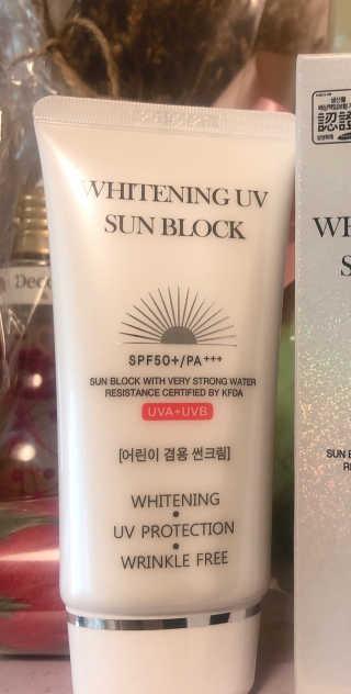 지고트 화이트닝 유브이 썬블럭 크림 70ml,1+1 — 4점을 준 리뷰어가 2019년 8월 올린 사용 사진