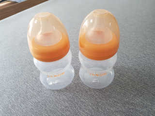 유비맘 신생아젖병 120ml 트리플팩_ 젖꼭지 포함 — 5점을 준 리뷰어가 2020년 3월 올린 사용 사진