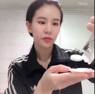 [더메디닥터] 글리셜 미셀라 클렌징 워터 — 5점을 준 리뷰어가 2019년 5월 올린 사용 사진