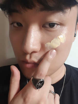 톤28 유기농 블루라이트 방어 UV 차단거리 지성용 B2 — 5점을 준 리뷰어가 2019년 5월 올린 사용 사진