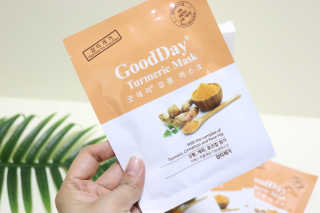 GoodDay Skincare GoodDay 강황 마스크 — 5점을 준 리뷰어가 2020년 2월 올린 사용 사진