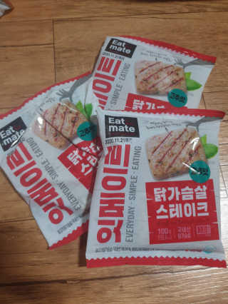 랭킹닭컴 잇메이트 닭가슴살 스테이크 혼합 1kg — 5점을 준 리뷰어가 2020년 1월 올린 사용 사진