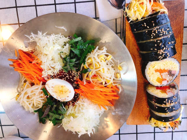 [서울김밥]쫄면+국물떡볶이+계란김밥+탄산355ml set 리뷰 사진