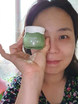 [후르디아] 모공케어 겉보속촉 여름 수분크림 — 3점을 준 리뷰어가 2019년 7월 올린 사용 사진
