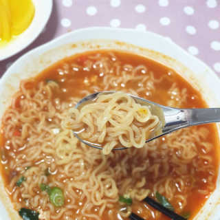 라면 그대로가 제일 맛있는 더엄마라면 — 5점을 준 리뷰어가 2019년 7월 올린 사용 사진