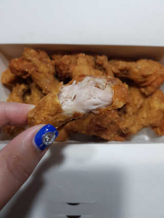 [치킨마루]-  빠사칸윙봉현미 + 콜라 500ml — 5점을 준 리뷰어가 2019년 7월 올린 사용 사진