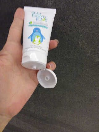 수밤키즈보습크림 45ml 1개 + 헤드투토바디워시 샘플 — 5점을 준 리뷰어가 2019년 11월 올린 사용 사진