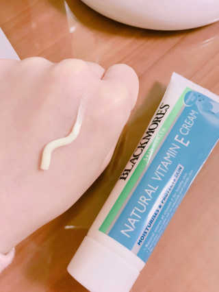 블랙모어스 내츄럴 비타민 E 크림 — 4.83점을 준 리뷰어가 2018년 3월 올린 사용 사진
