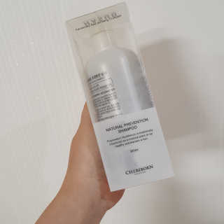 셀리본 하수오 내츄럴 프리벤션 탈모관리 샴푸 300ml — 3.5점을 준 리뷰어가 2019년 11월 올린 사용 사진
