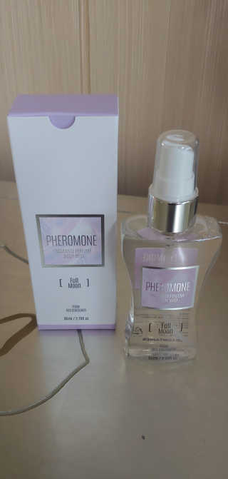 레드컨테이너 페로몬향 퍼퓸 바디미스트 80ml — 5점을 준 리뷰어가 2020년 1월 올린 사용 사진