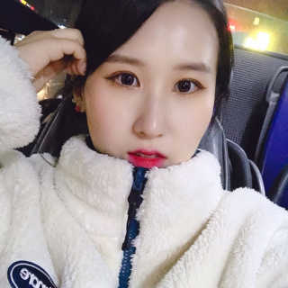 [블랙루즈] 에어 핏 벨벳 틴트5 1+1 — 5점을 준 리뷰어가 2019년 11월 올린 사용 사진