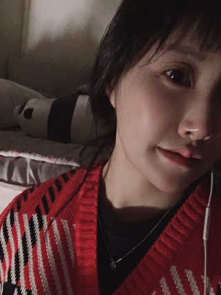 스톤브릭 라커틴트 립스틱스 — 5점을 준 리뷰어가 2019년 9월 올린 사용 사진