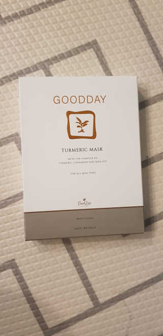 GoodDay Skincare GoodDay 강황 마스크 — 4점을 준 리뷰어가 2019년 12월 올린 사용 사진