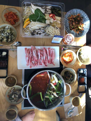 [미스터시래기]이베리코 콤보 샤브샤브+꼬막무침세트 — 5점을 준 리뷰어가 2019년 1월 올린 사용 사진
