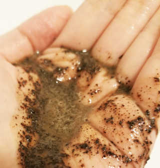 필링빈 piiling bean Facial Coffee Scrub Cleanser 3 Pack — 2.5점을 준 리뷰어가 2019년 3월 올린 사용 사진