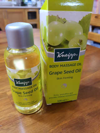 [크나이프] 그레이프씨드 슬리밍 마사지오일 100ml — 4.5점을 준 리뷰어가 2019년 9월 올린 사용 사진