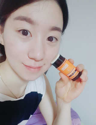 다슈코리아 다슈 데일리 비타플렉스 선스틱 — 3점을 준 리뷰어가 2017년 6월 올린 사용 사진