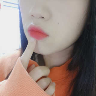 터치인솔 프리티필터 쉬폰 벨벳 립틴트 비비드팝 컬렉션 — 3점을 준 리뷰어가 2019년 3월 올린 사용 사진