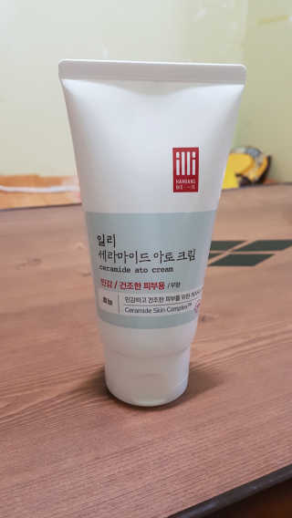 일리윤 세라마이드 아토 집중 크림 — 5점을 준 리뷰어가 2017년 6월 올린 사용 사진