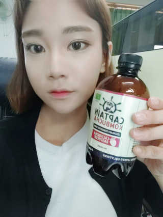캡틴콤부차 캡틴 콤부차 라즈베리 2병 — 5점을 준 리뷰어가 2018년 10월 올린 사용 사진