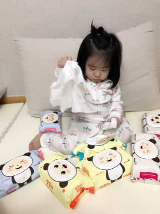 달곰이 물티슈 — 4점을 준 리뷰어가 2017년 3월 올린 사용 사진