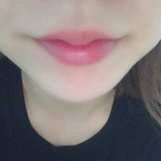 블리스텍스 립 릴리프 크림 립밤, 립 바이브런스 립밤 — 5점을 준 리뷰어가 2018년 11월 올린 사용 사진