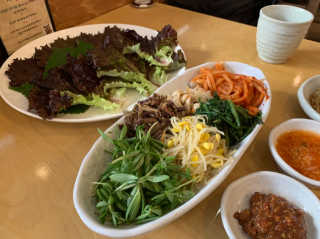 청국장과 보리밥 [청국장과보리밥] 두루치기 쌈정식or수육정식 中 택 1 — 5점을 준 리뷰어가 2018년 12월 올린 사용 사진