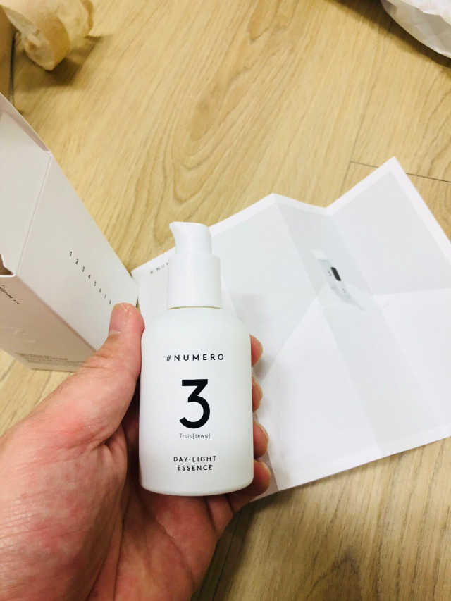 누메로 3 데이라이트 에센스 리뷰 사진