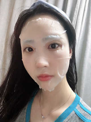 클리앳 콜라겐 액티브 마스크 10매 — 5점을 준 리뷰어가 2019년 7월 올린 사용 사진