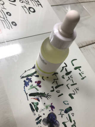 아로마티카 유기농 네롤리 브라이트닝 페이셜 오일 — 4.5점을 준 리뷰어가 2017년 10월 올린 사용 사진